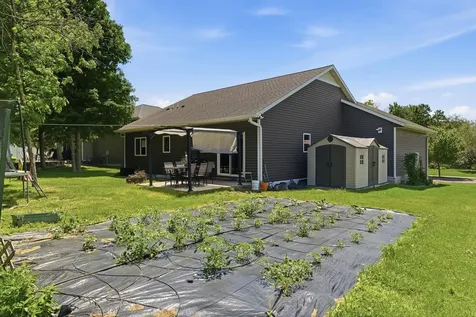 300 Tanager Road Mankato MN 56001