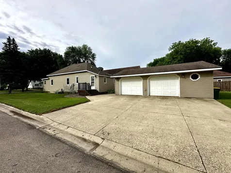 415 N 6th Street Marshall MN 56258