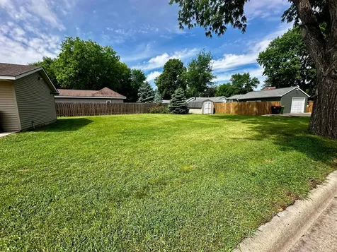 415 N 6th Street Marshall MN 56258