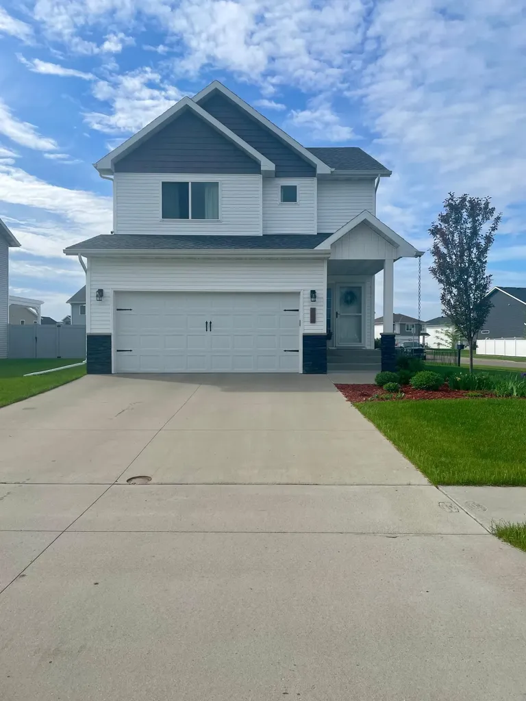 833 Cathy Drive W West Fargo ND 58078