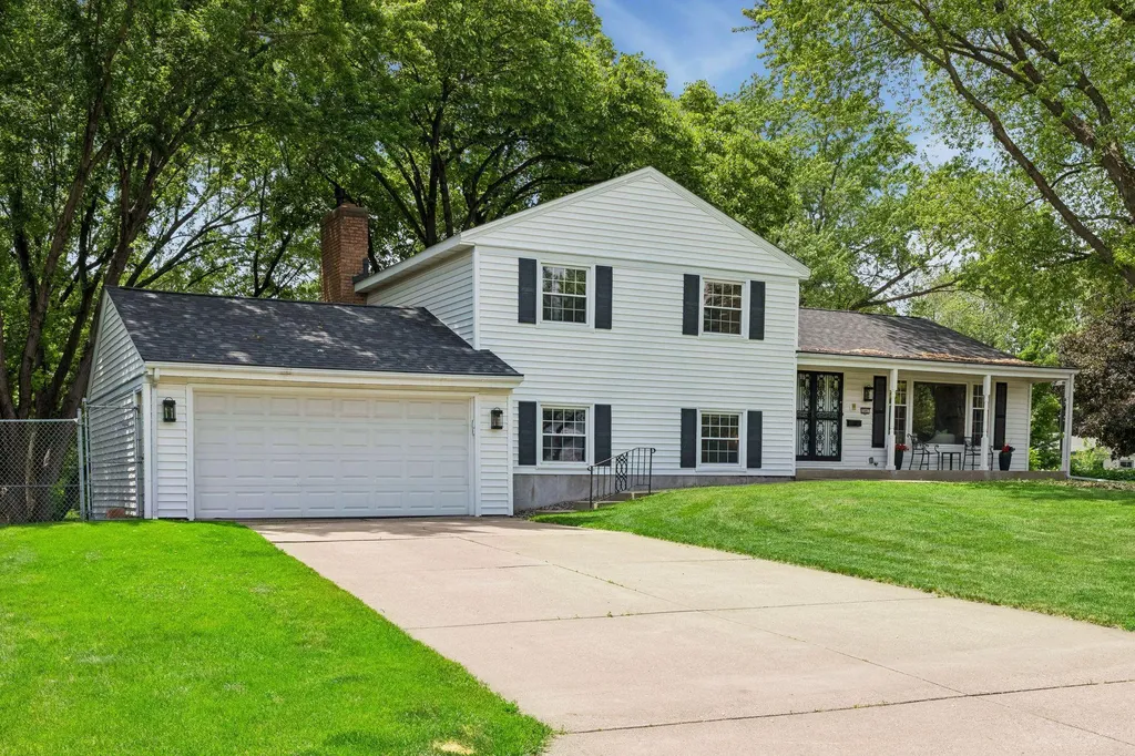 2095 Kelly Drive Golden Valley MN 55427