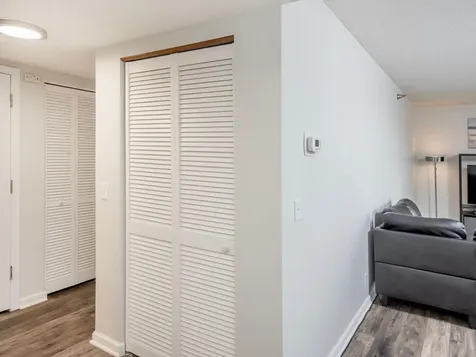 26 10th Street W Saint Paul MN 55102