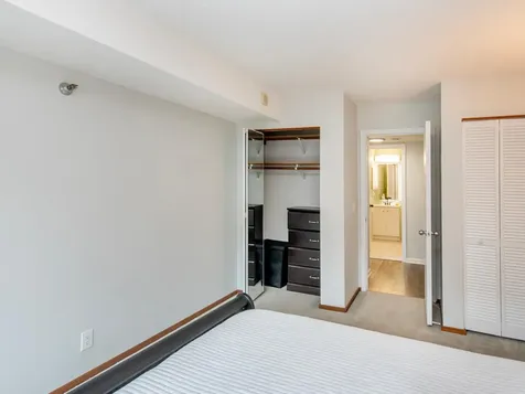 26 10th Street W Saint Paul MN 55102