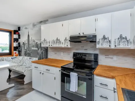 26 10th Street W Saint Paul MN 55102