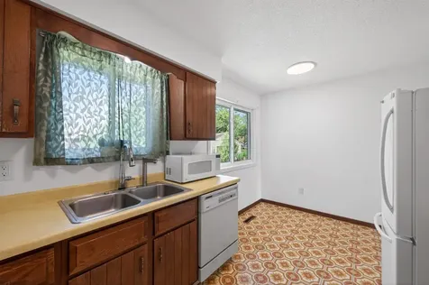 1631 Woodbridge Street Saint Paul MN 55117