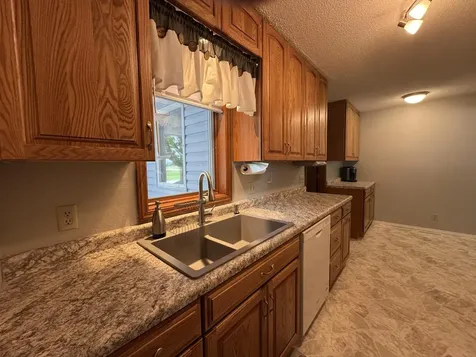 1518 Falcon Drive Fairmont MN 56031