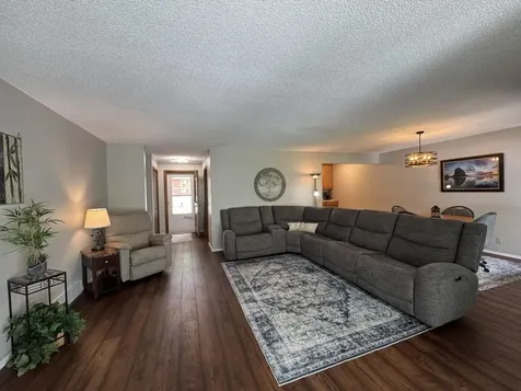 1518 Falcon Drive Fairmont MN 56031