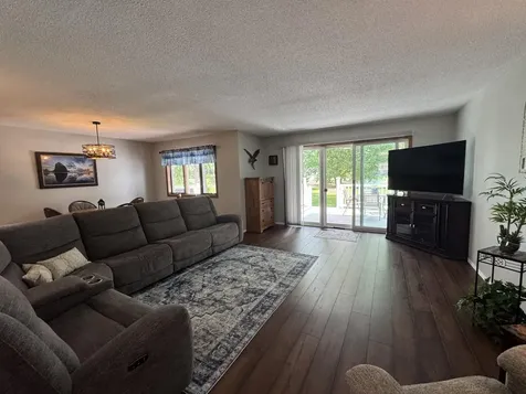 1518 Falcon Drive Fairmont MN 56031