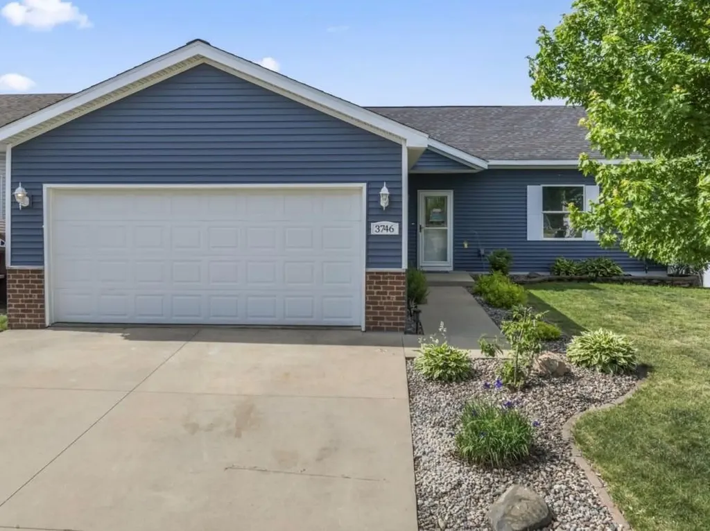 3746 Winesap Drive NW Rochester MN 55901