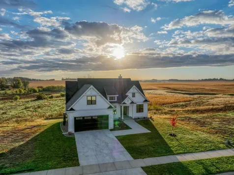 610 Field Point Street Roberts WI 54023
