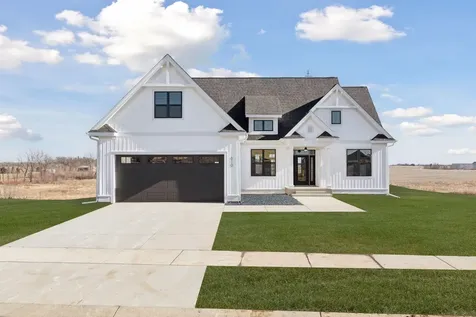 610 Field Point Street Roberts WI 54023