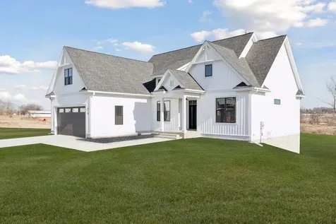 610 Field Point Street Roberts WI 54023