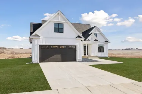 610 Field Point Street Roberts WI 54023