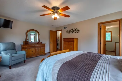 704 Country Estate Court SE Stewartville MN 55976