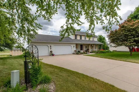704 Country Estate Court SE Stewartville MN 55976
