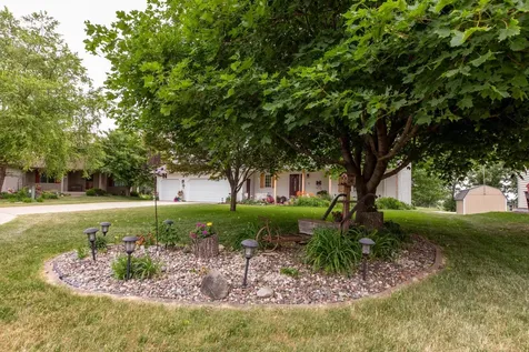 704 Country Estate Court SE Stewartville MN 55976