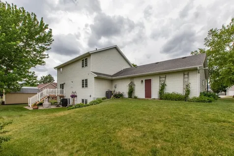 704 Country Estate Court SE Stewartville MN 55976