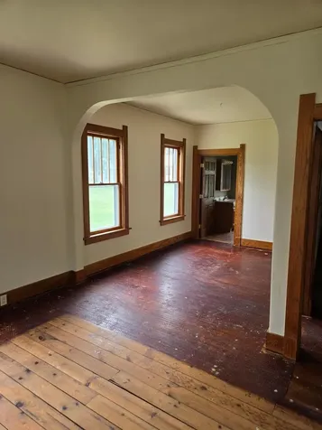 111 W Cabot Street Le Roy MN 55951