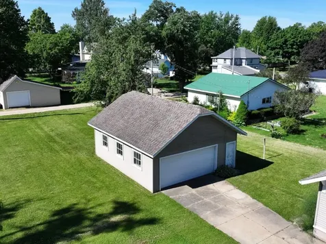 111 W Cabot Street Le Roy MN 55951