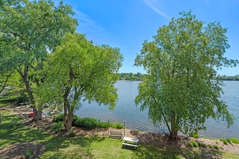 329 Geneva Avenue N Oakdale MN 55128