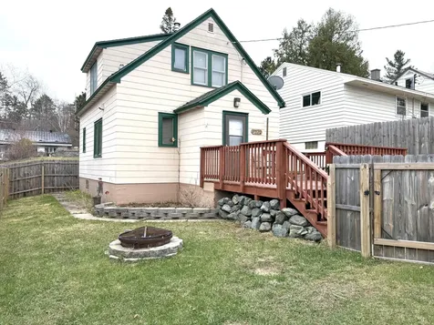 37 E Boundary Street E Ely MN 55731