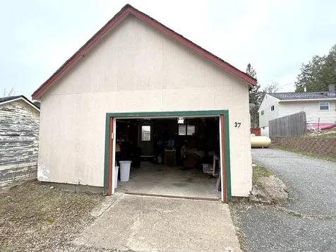 37 E Boundary Street E Ely MN 55731