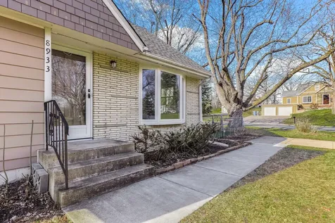 8933 Wally Drive Golden Valley MN 55427