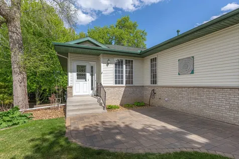 2129 Bard Court Faribault MN 55021
