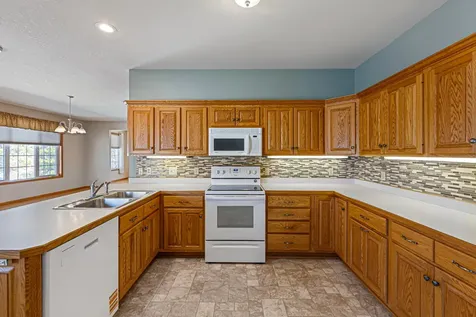 2129 Bard Court Faribault MN 55021