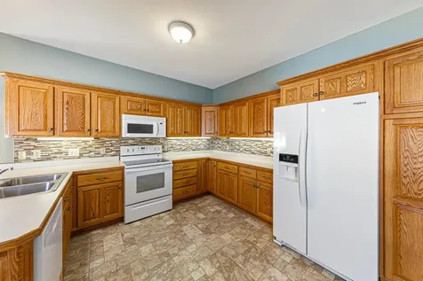2129 Bard Court Faribault MN 55021