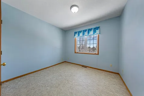 2129 Bard Court Faribault MN 55021