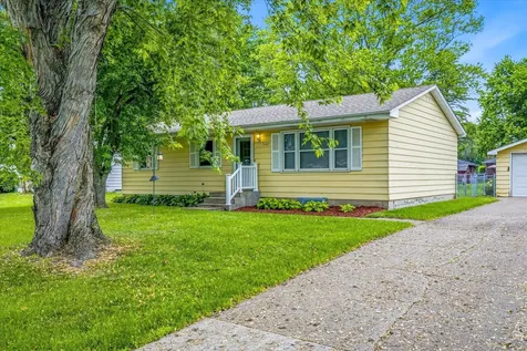 3687 Arcade Street N Vadnais Heights MN 55127