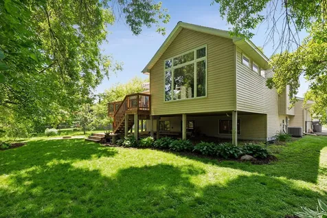 1417 Mcknight Circle Victoria MN 55386