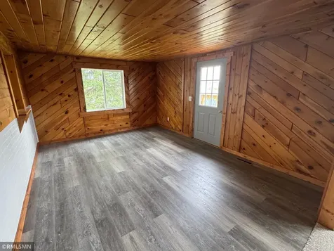 380 NE Kirsch Avenue Mcgregor MN 55760