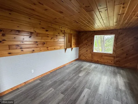 380 NE Kirsch Avenue Mcgregor MN 55760