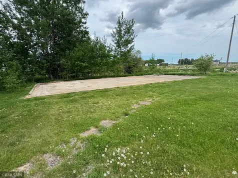 380 NE Kirsch Avenue Mcgregor MN 55760