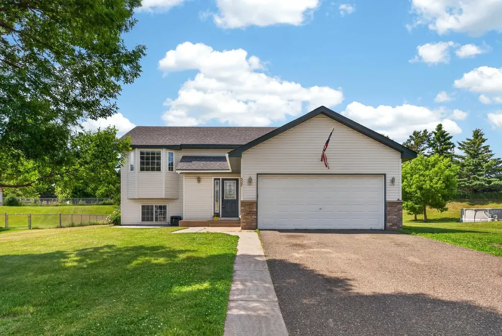 527 Jewell Street Mora MN 55051