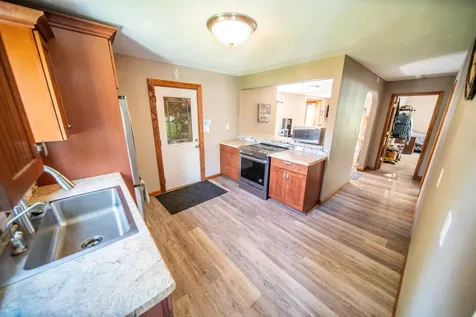 513 8th Ave SE Waseca MN 56093