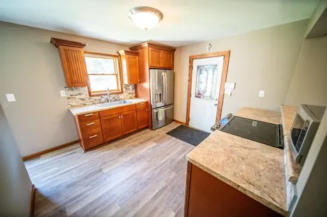 513 8th Ave SE Waseca MN 56093