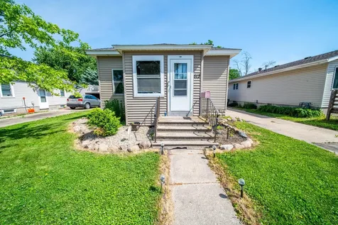 513 8th Ave SE Waseca MN 56093