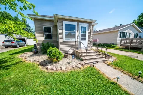 513 8th Ave SE Waseca MN 56093
