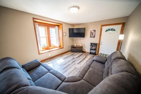 513 8th Ave SE Waseca MN 56093