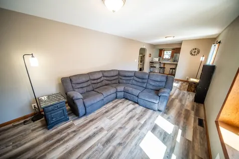 513 8th Ave SE Waseca MN 56093