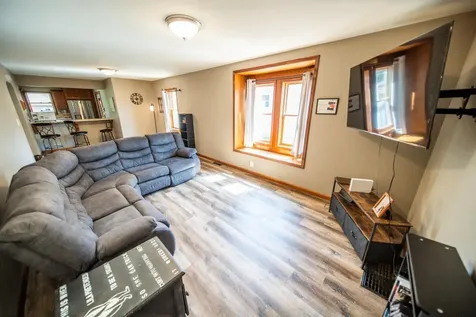 513 8th Ave SE Waseca MN 56093