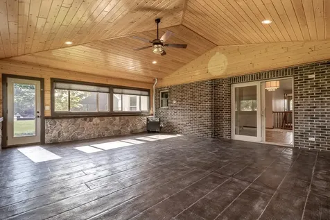 12991 Meadow Creek Drive New Ulm MN 56073
