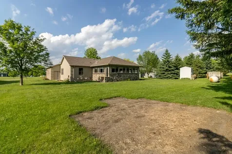 12991 Meadow Creek Drive New Ulm MN 56073
