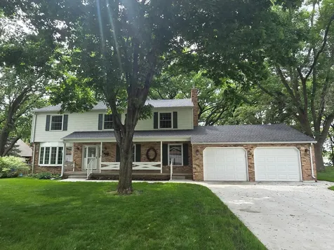 507 Knollwood Drive NW Willmar MN 56201