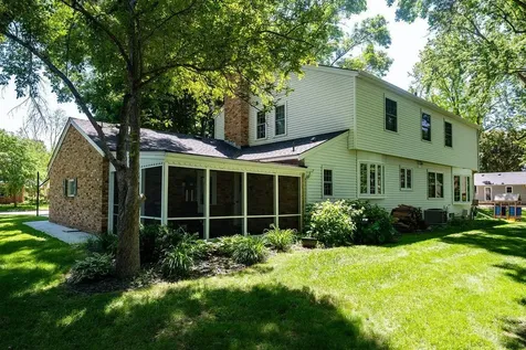 507 Knollwood Drive NW Willmar MN 56201