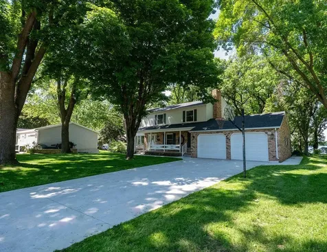 507 Knollwood Drive NW Willmar MN 56201