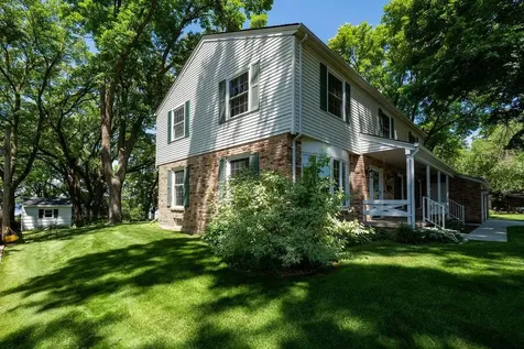 507 Knollwood Drive NW Willmar MN 56201